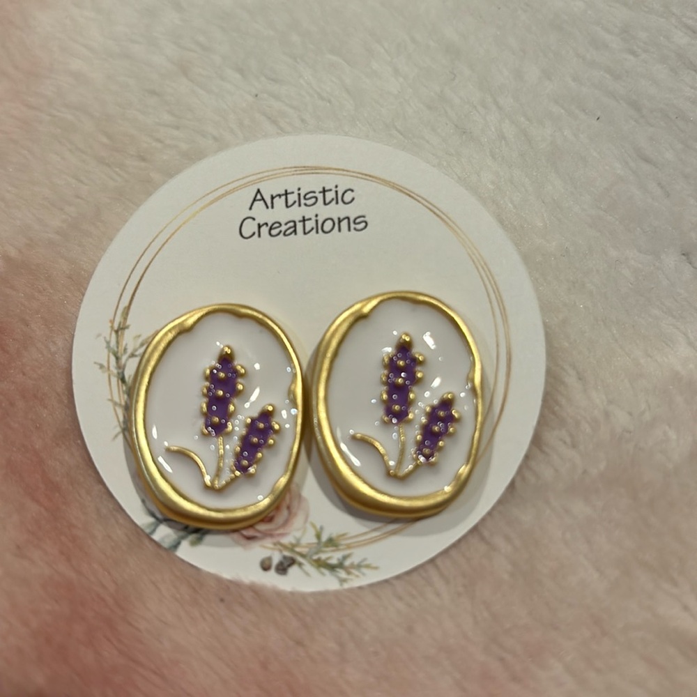Lavender Flowers Fashion pierced Earrings NWT Handcrafted Artistic Creations